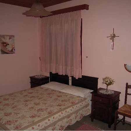 Guest house Petrino Mega Chorio